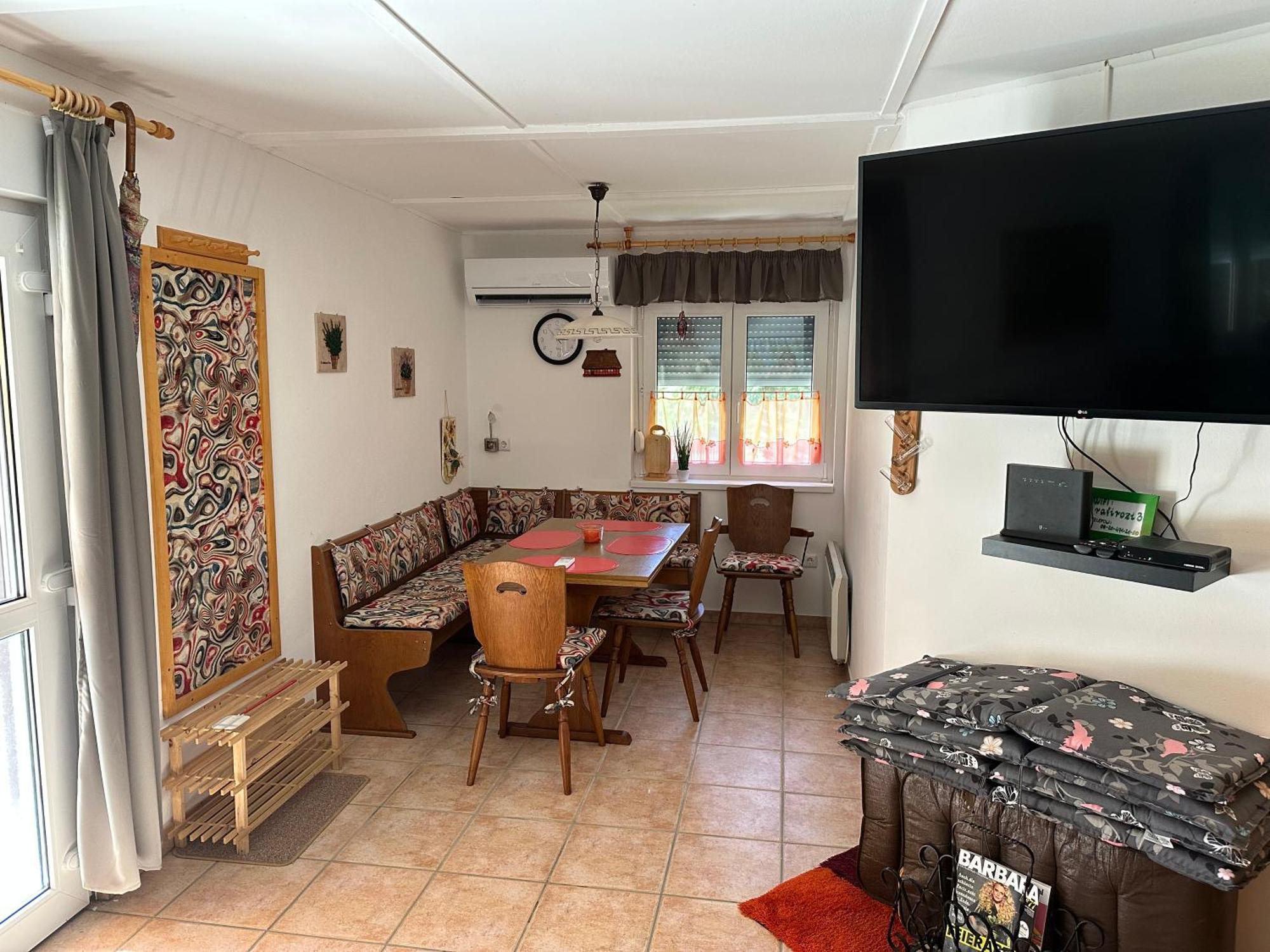 Regina Ranch Hotel Igal Bagian luar foto
